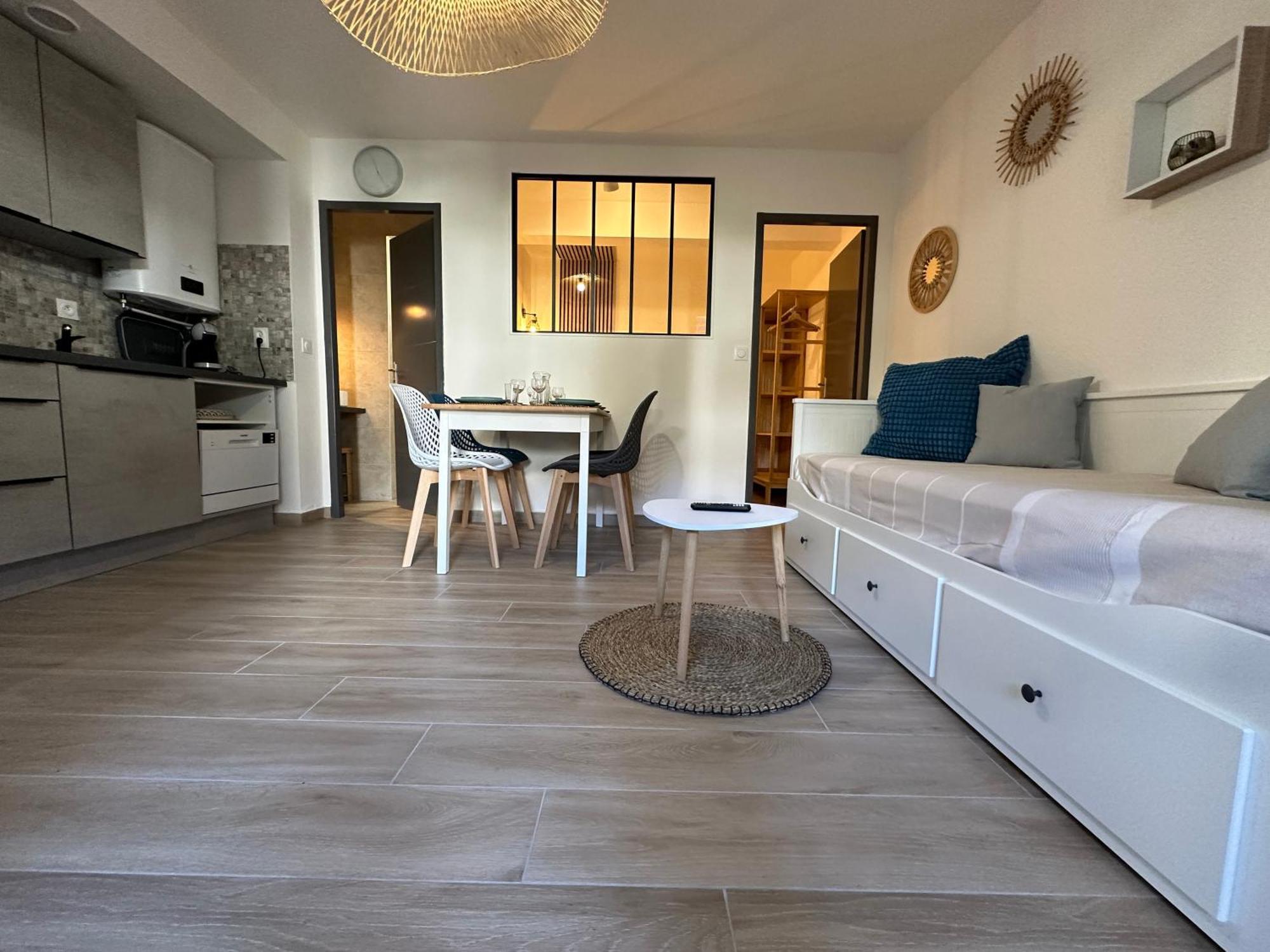 Appartement Climatise Avec Chambre Et Parking Privatif Locations Vld Camargue Saintes-Maries-de-la-Mer Exterior photo