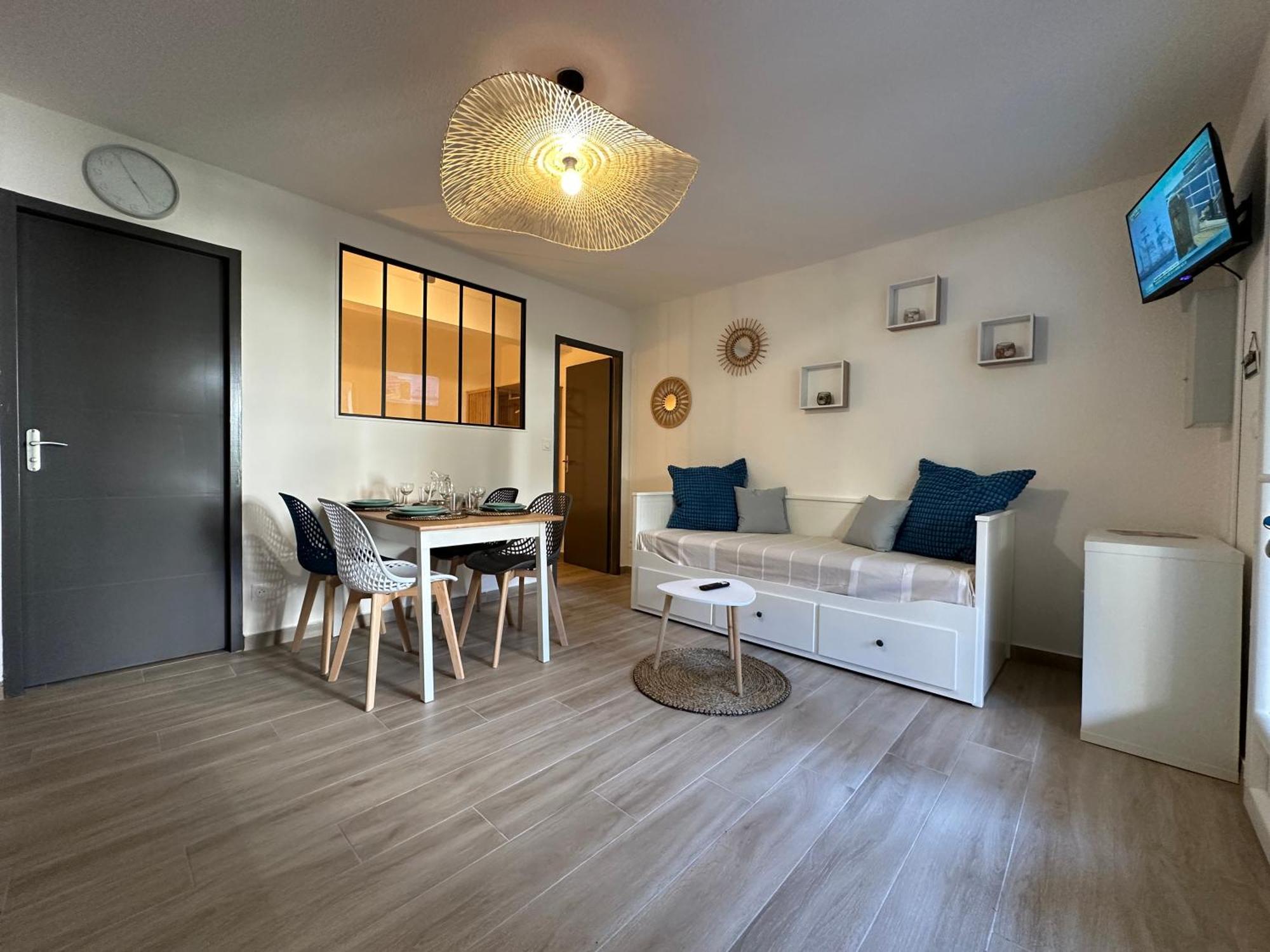 Appartement Climatise Avec Chambre Et Parking Privatif Locations Vld Camargue Saintes-Maries-de-la-Mer Exterior photo